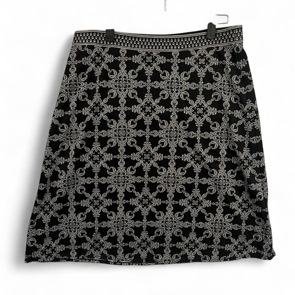 Max Studio Black and White A-Line Skirt
